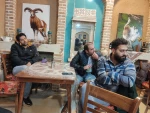 جلسه نقد و بررسی آثار اجرا شده در جشنواره با منتقدی  جمشید جهانزاده و مدیریت محمد علی مکری برگزار شد . 9