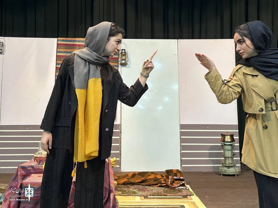 نمایش کمدی« عمه نین چیلله گئجه»  در سلماس به روی صحنه رفت 5