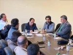 نشست مدیر عامل انجمن هنرهای نمایشی استان با هنرمندان تئاتر شهرستان اشنویه برگزار شد.
 2