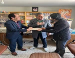 نشست مدیر عامل انجمن هنرهای نمایشی استان با هنرمندان تئاتر شهرستان اشنویه برگزار شد.
 2