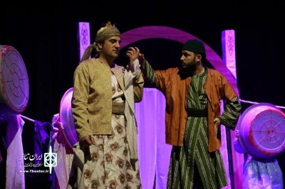 در سالن شمس

نمایش «ئاغایی هه فت گوندا» در ارومیه روی صحنه رفت