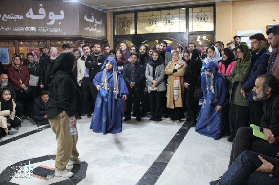 دیدار مدیر کل فرهنگ و ارشاد اسلامی استان آذربایجان غربی با کارگردان منتخب در چهل و سومین جشنواره بین‌المللی تئاتر فجر برگزار شد. 10