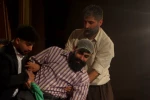 نمایش «دهنه ۲» به نویسندگی یوسف فتحی و لقمان شریفی و کارگردانی یوسف فتحی در بوکان به اجرا در آمد.

 2