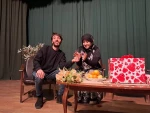 نمایش طنز «هدیه سالگرد ازدواج»در نقده به اجرا درآمد
 2