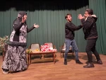 نمایش طنز «هدیه سالگرد ازدواج»در نقده به اجرا درآمد
 2