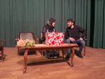 نمایش طنز «هدیه سالگرد ازدواج»در نقده به اجرا درآمد
 2