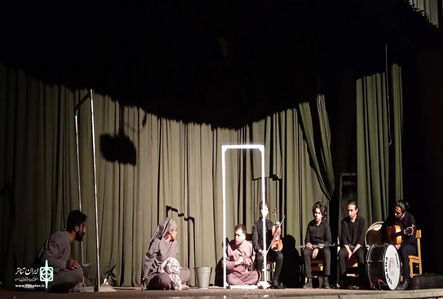 نمایش «به‌هم میرسیم» در شهرستان اشنویه به اجرا در آمد.
 2