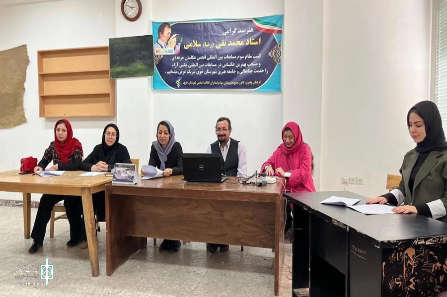 نمایشنامه «عشق و جدایی» نوشته محمد تقی سلامی در شهرستان خوی خوانش گردید.
 2
