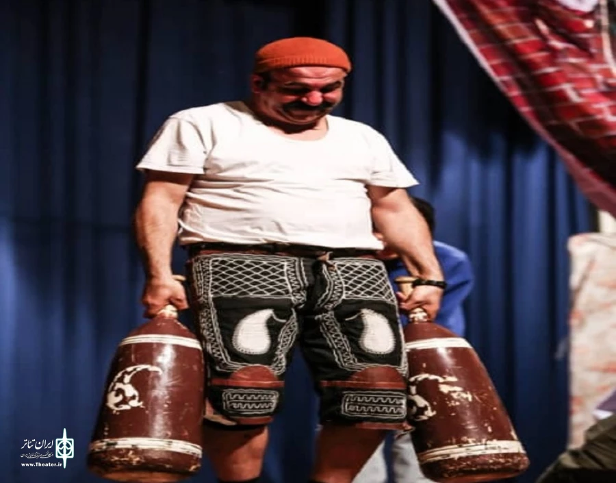 نمایش کمدی « پهلوان پنبه » در شهرستان نقده به روی صحنه رفت  6