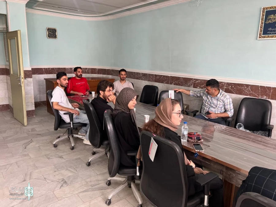 نشست هیئت رئیسه انجمن هنرهای نمایشی استان در شهرستان تکاب برگزار شد.
 2
