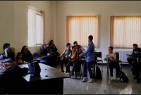 نمایش کمدی «ز گهواره تا گور طلب دانش» در ارومیه روی صحنه رفت