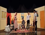 نمایش «بازیگرین بیر گونی» اثری از محمد رضا مشتاق در سلماس به روی صحنه رفت.
 2